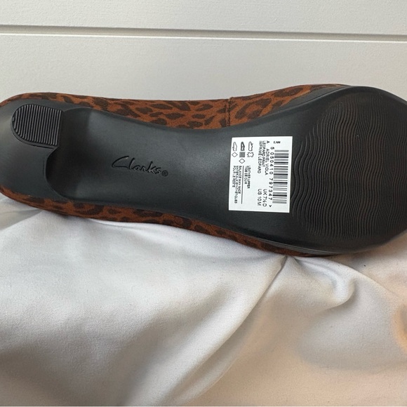 Clarks Brown Leopard Print Heels - Picture 3 of 6